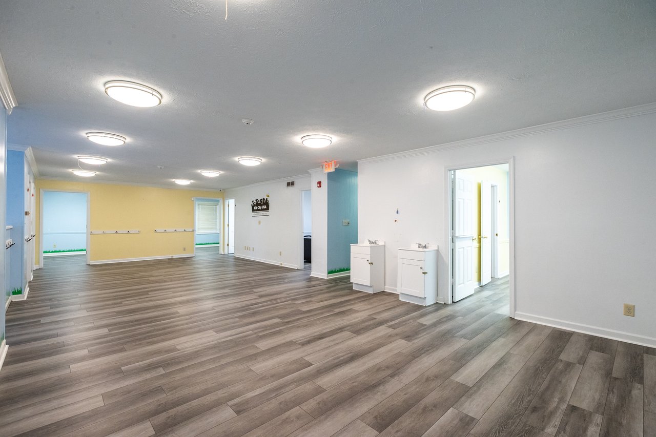 Sell Commercial Property in Indianapolis: What This Independence Square Listing Reveals About Today’s Buyer Demand