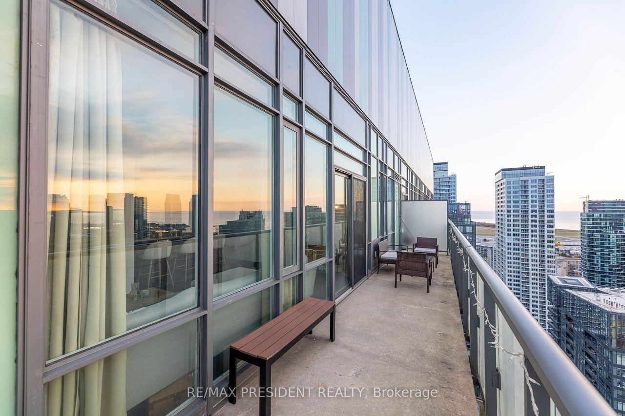 SUN-FILLED CORNER PENTHOUSE 