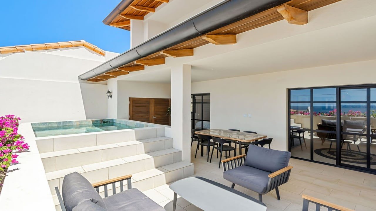 Your Private Escape in the Heart of Las Catalinas