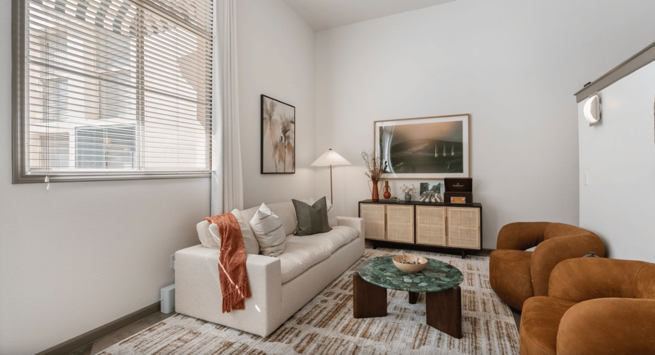 Lease today, live up to 4 weeks free!!