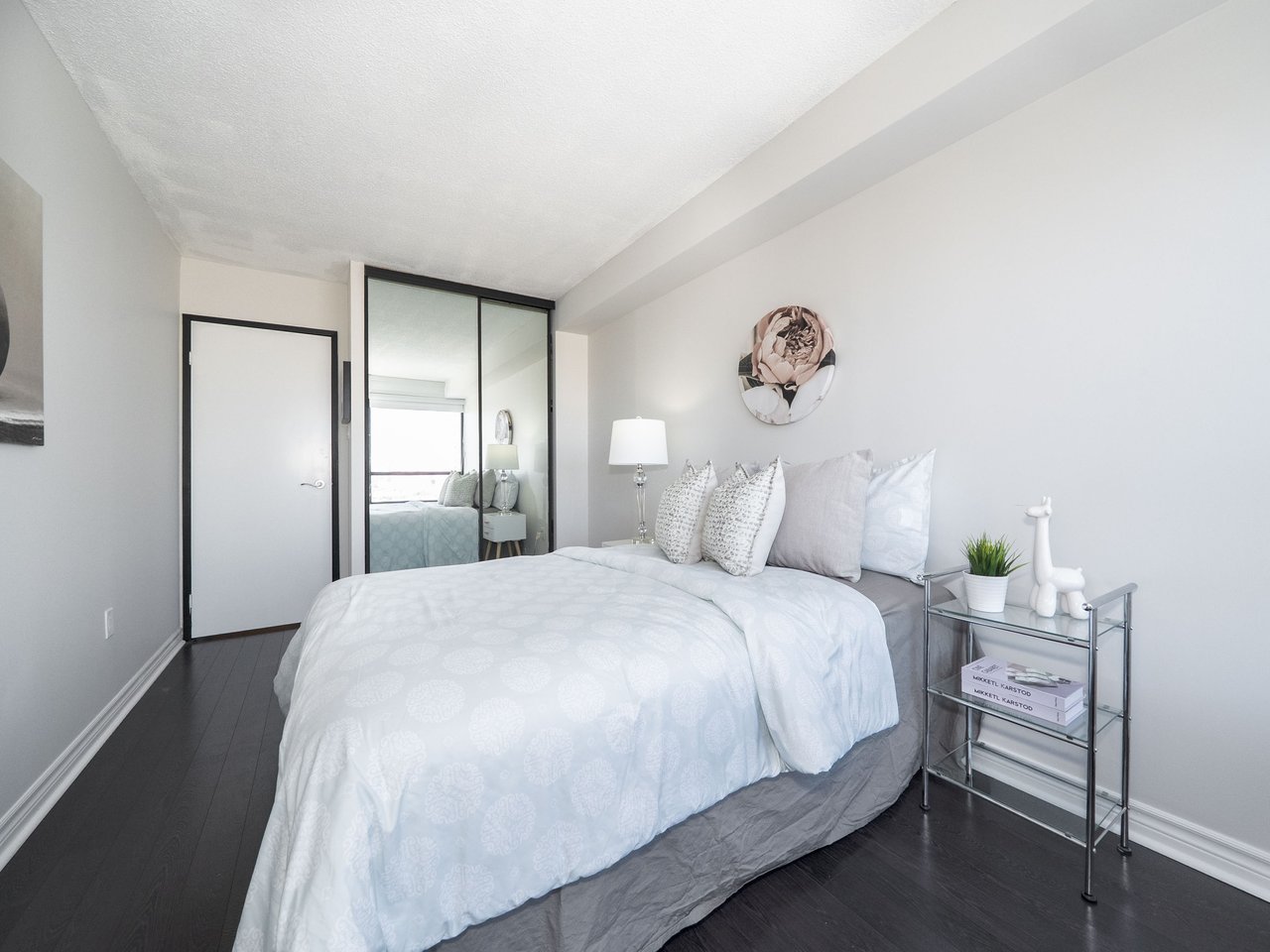 7420 Bathurst Street, 1602