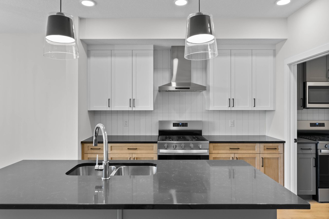 175 Belvedere Crescent SE