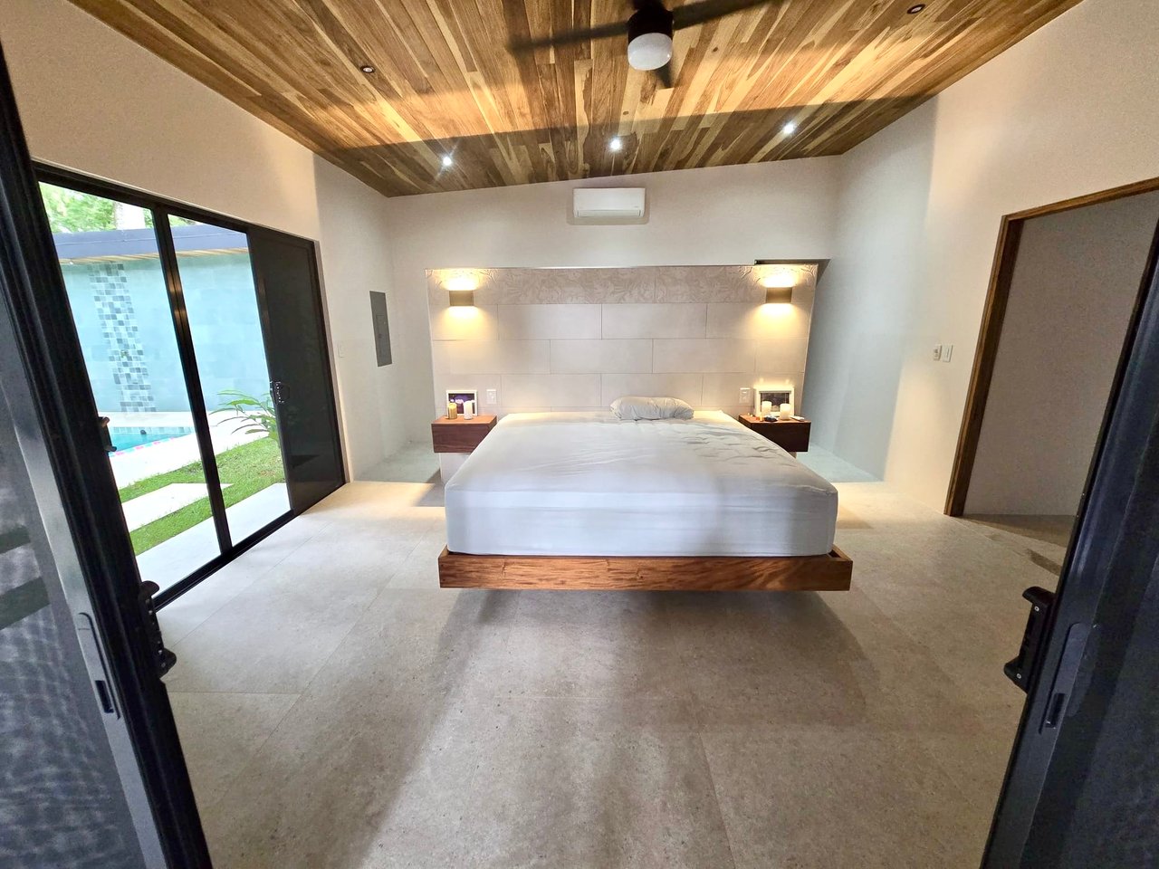Tropical Modern Villa in Uvita – 3BR Retreat with Large Pool Near the Beach