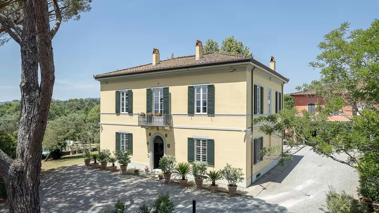 Charming Villa in Lucca