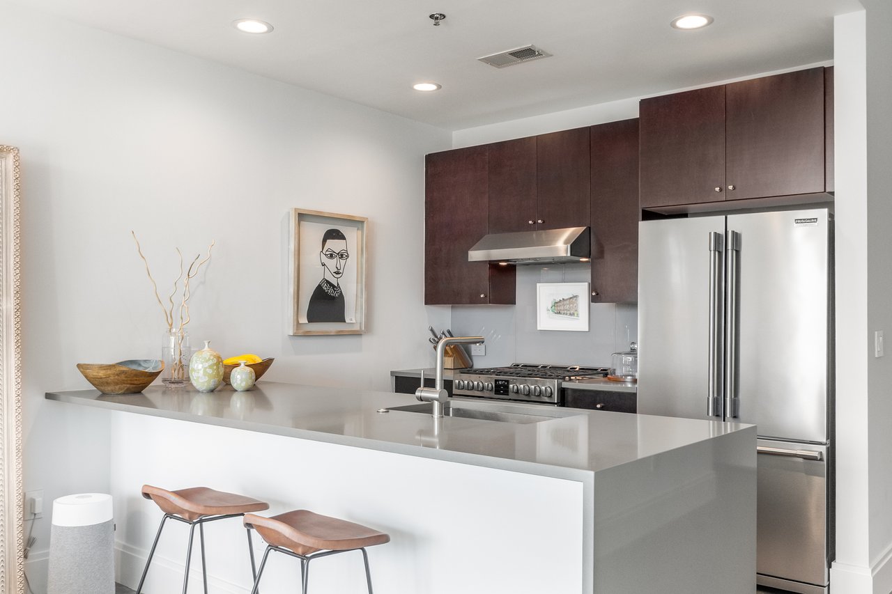 905 Juniper Street NE Unit 704