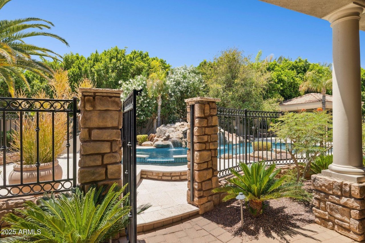 3731 E Halifax Cir 85205