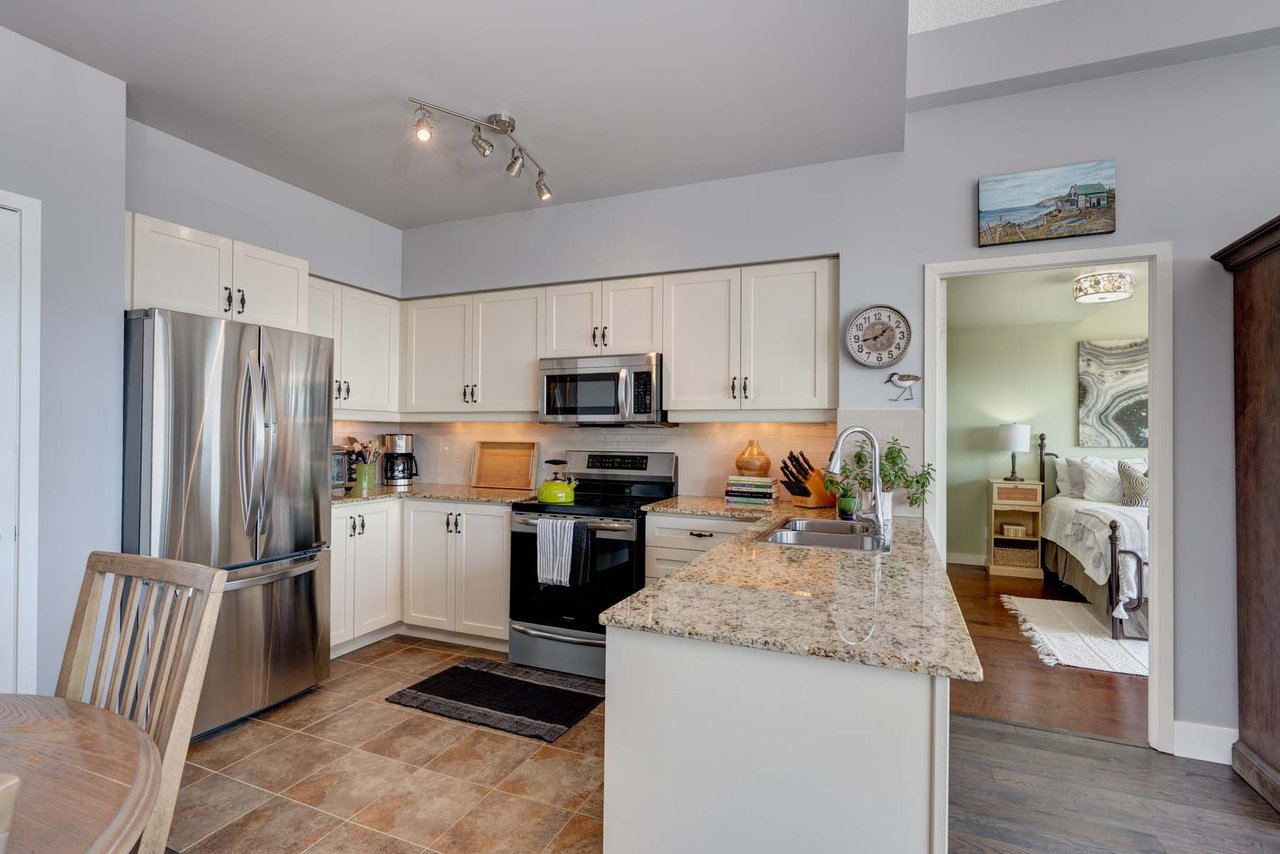 601 Kingston Rd, #602