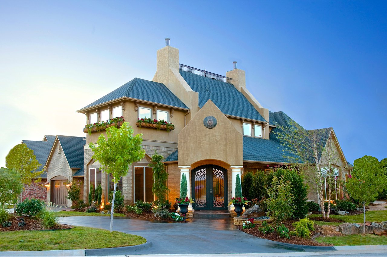 Wyatt Poindexter | Oklahoma Luxury Realtor Showcasing the Most Beautiful Luxury Homes Ever Built in Oklahoma - Wyatt Poindexter - The Agency 