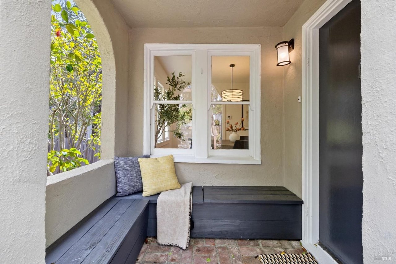 27 Rutherford Ave