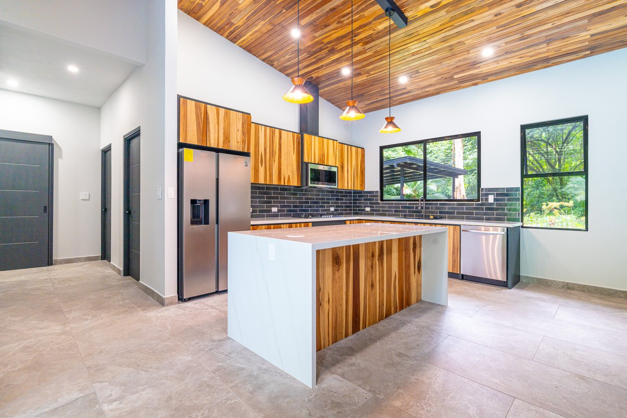 Tres Rios Waterfall House – Nature, Comfort & Elegance Combined, Brand New Construction with Warranty!
