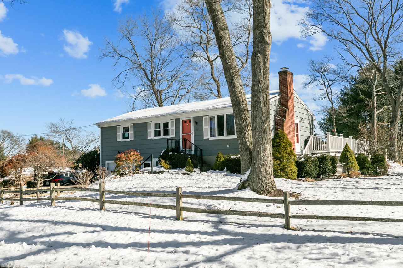 60 Knollwood Circle, North Kingstown, RI 02852