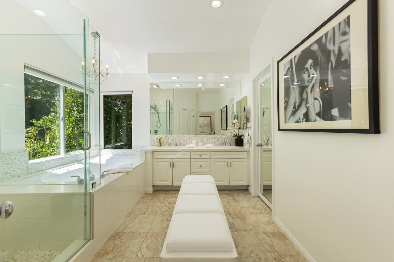 5985 Vista De La Luz