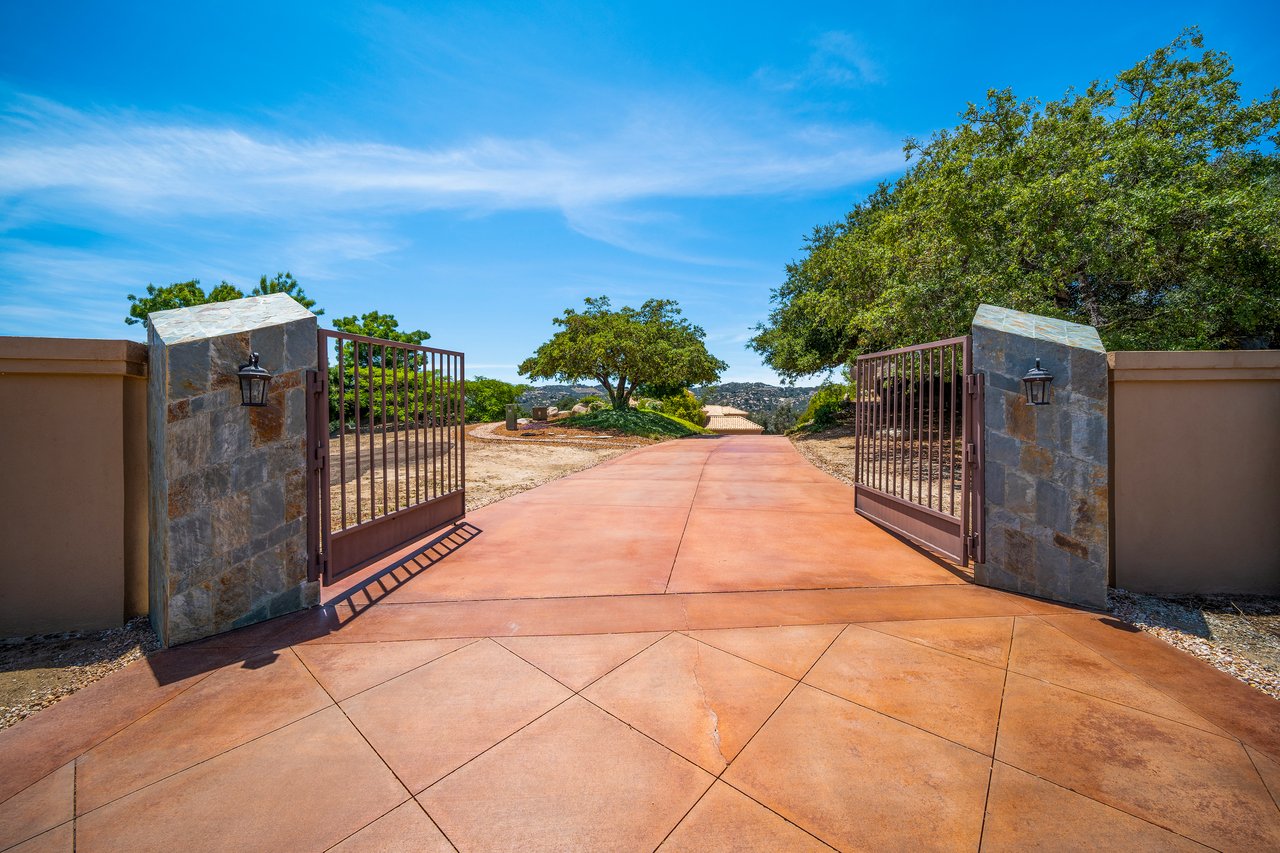 41555 Avenida Conchita