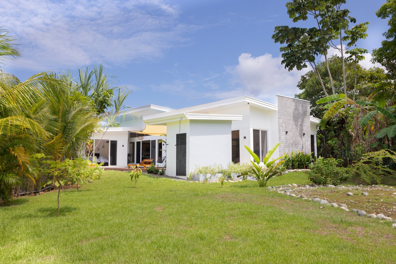 Modern 4-Bedroom Home Near Whale’s Tail Beach