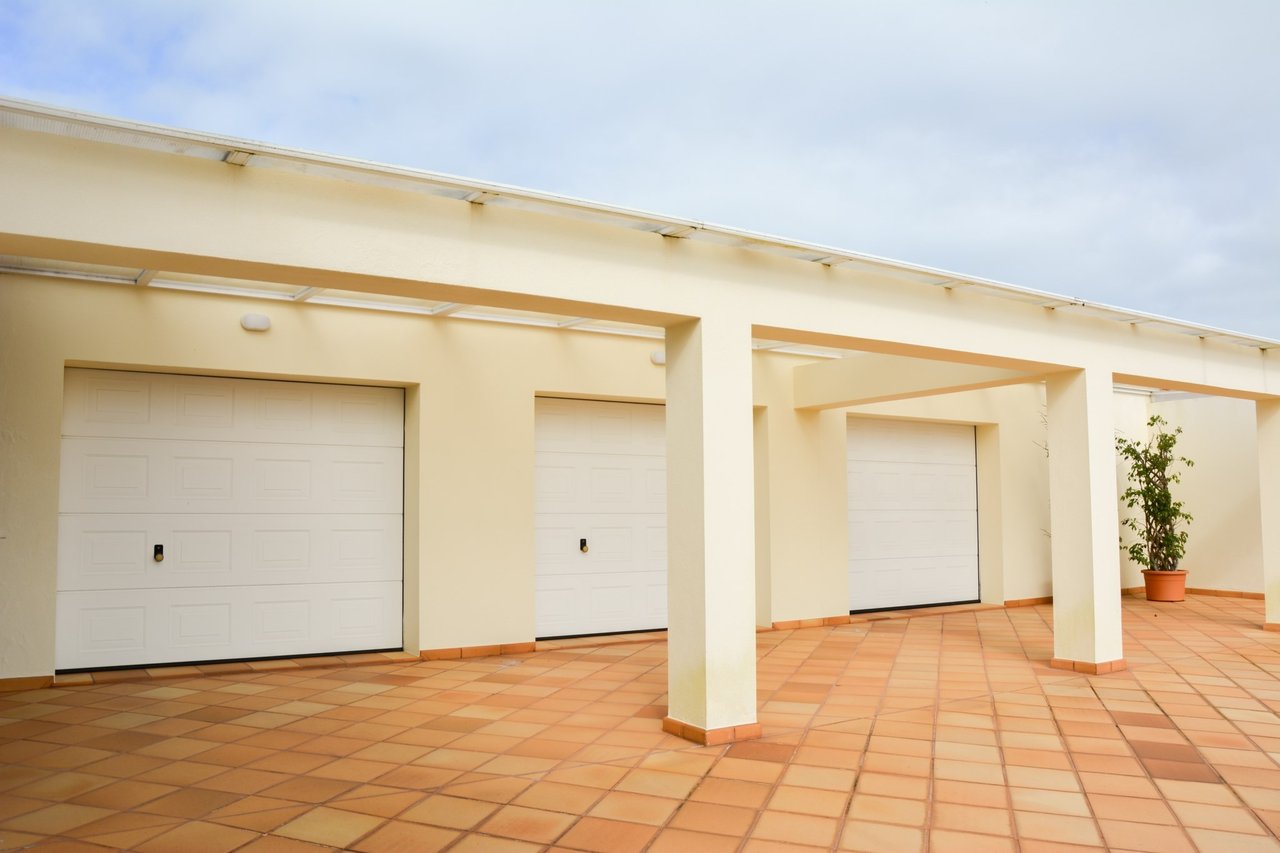 Luxury 4-Bedroom Villa with Indoor Pool – São Miguel, Azores