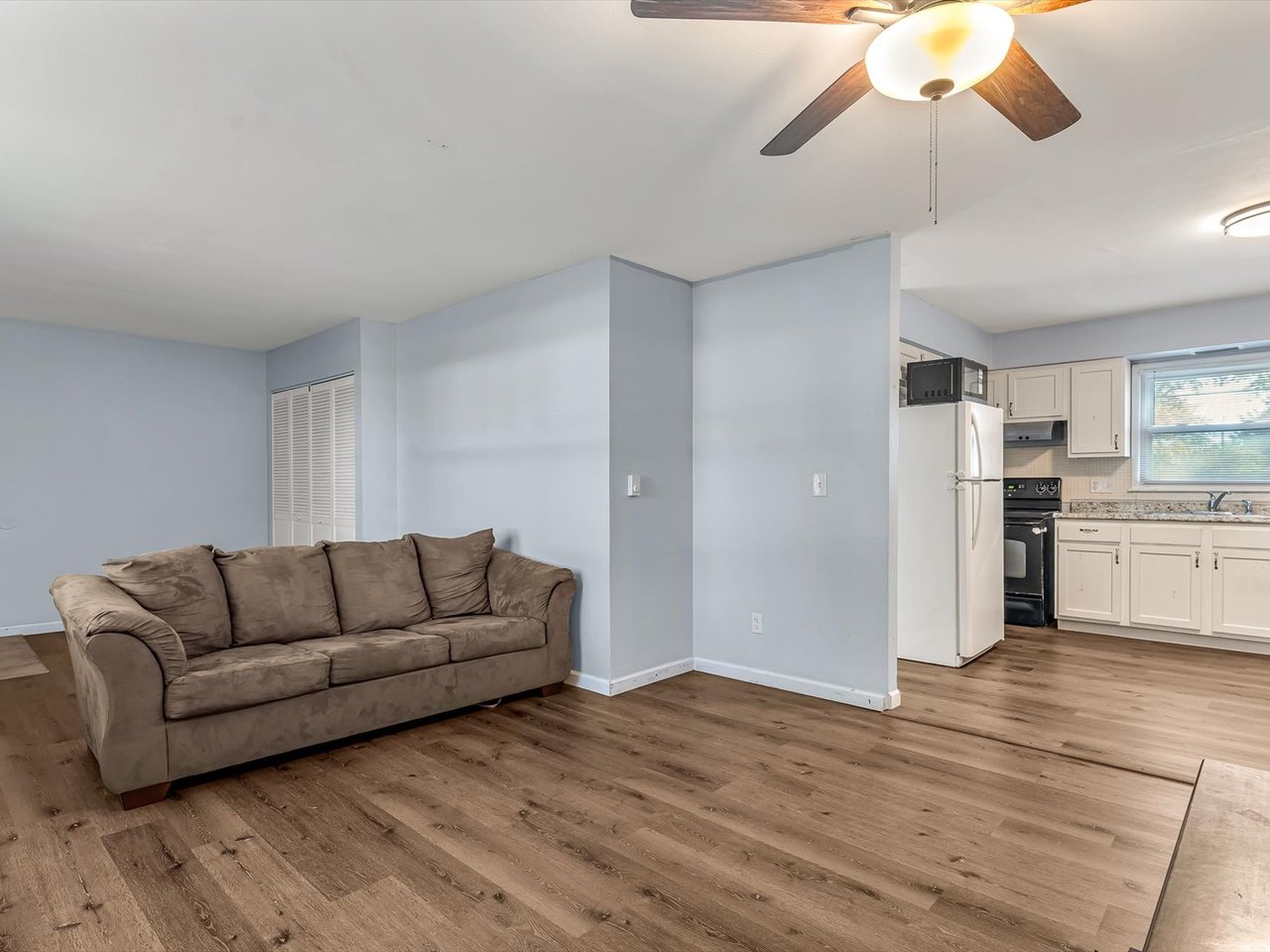 Prime Fairview Heights Triplex – Live for Less or Boost Your Cash Flow!