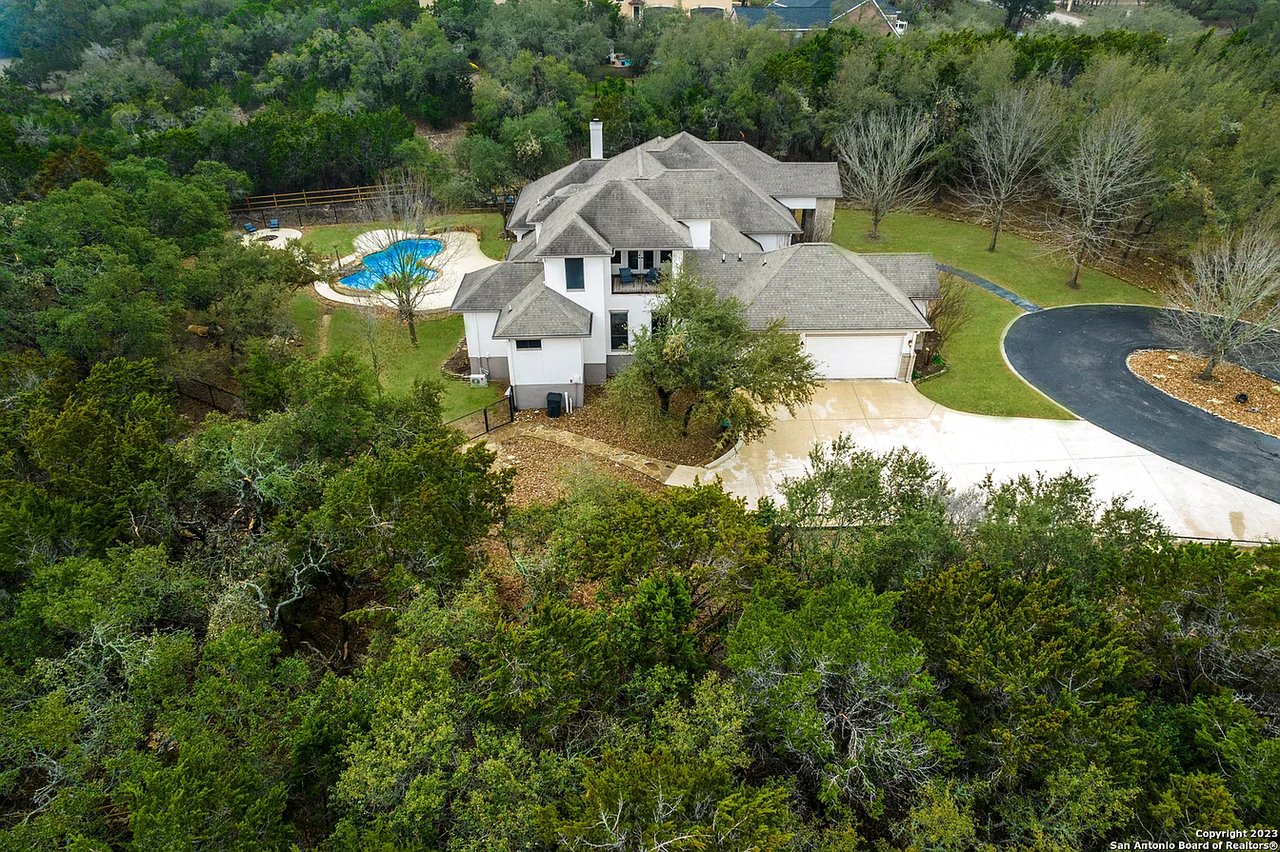 1449 River Way