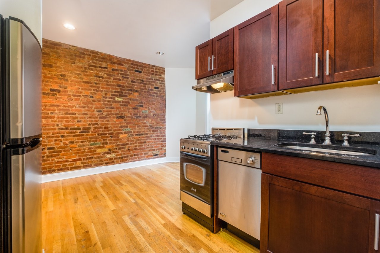 345 East 12th Street Unit: 19