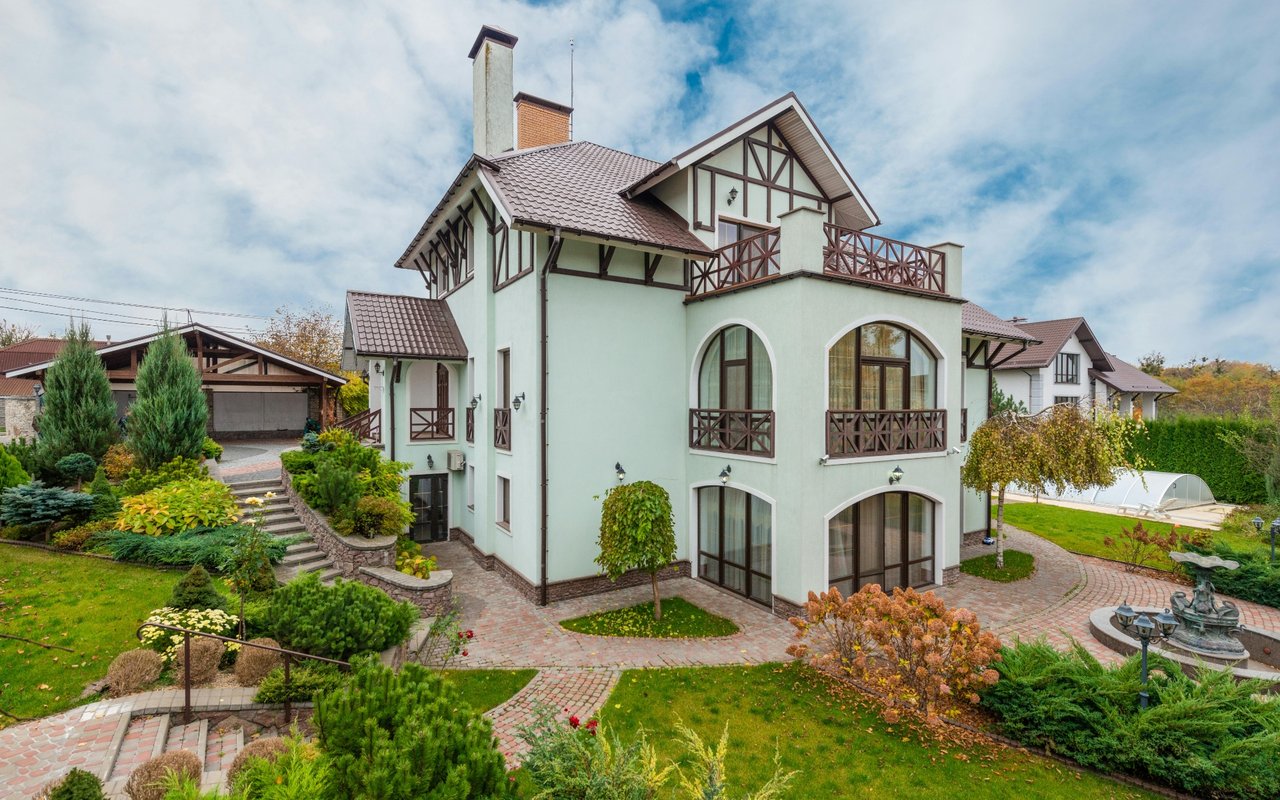 Curb Appeal Tips To Show Your Home In Its Best Light When Selling