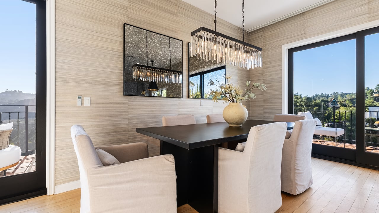 2591 Leicester Dr, Hollywood Hills