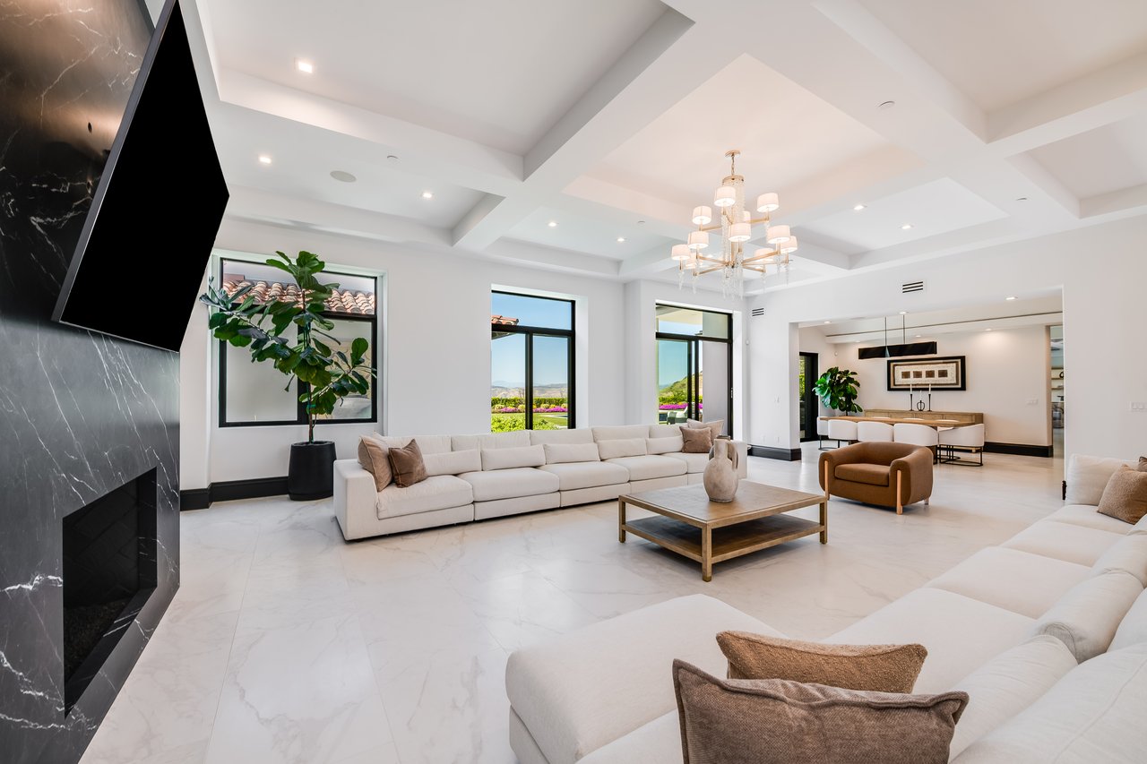 25201 Prado Del Misterio