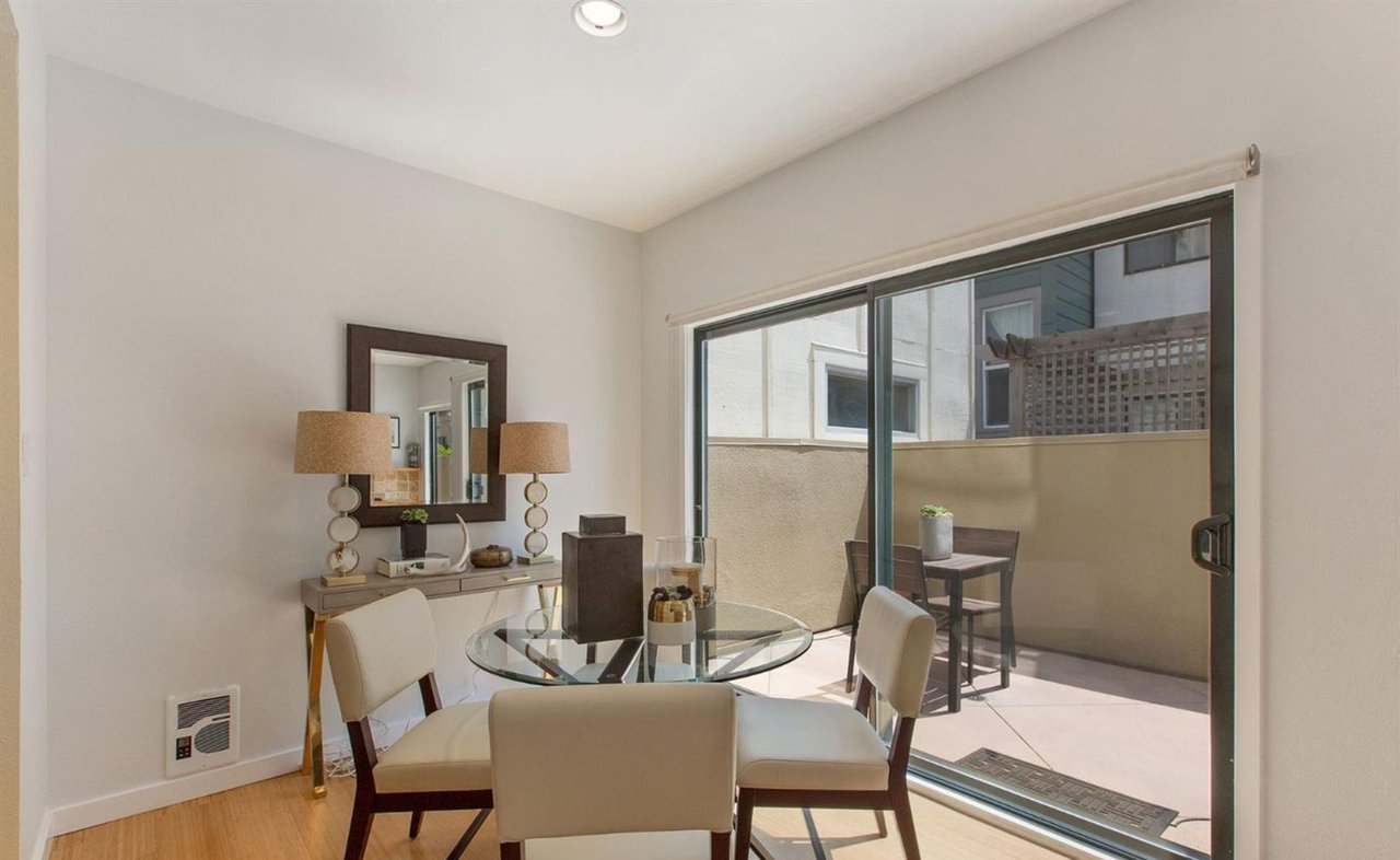 33 Vandewater St #104