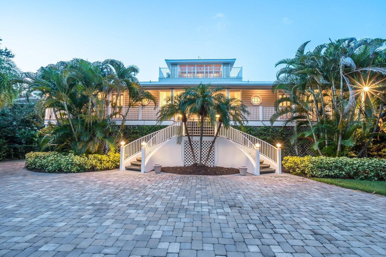 1329 Vista Dr