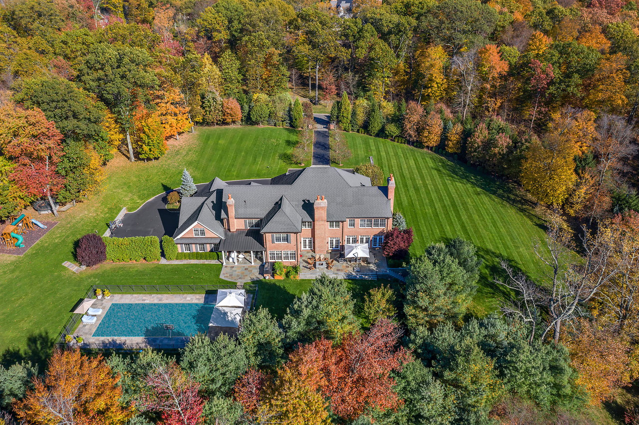 4 Hollow Ridge Rd, Armonk NY