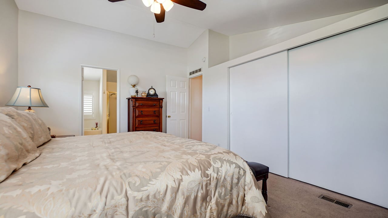 8651 Foothill Boulevard 35