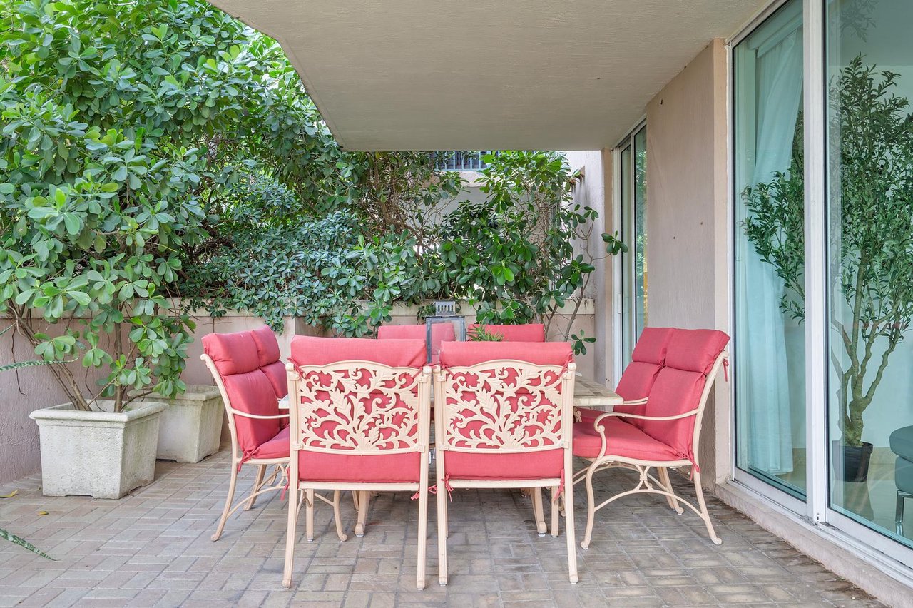 King David Short-Term Rental | Prime Location