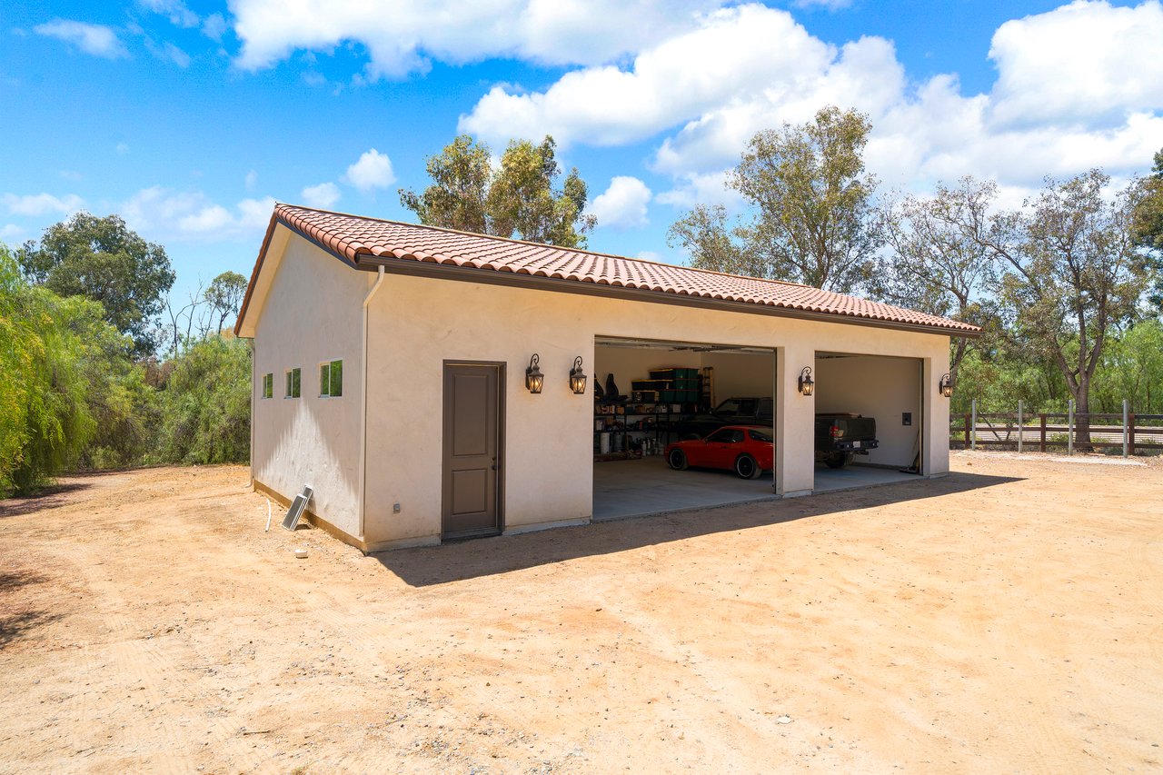 38785 Avenida Bonita