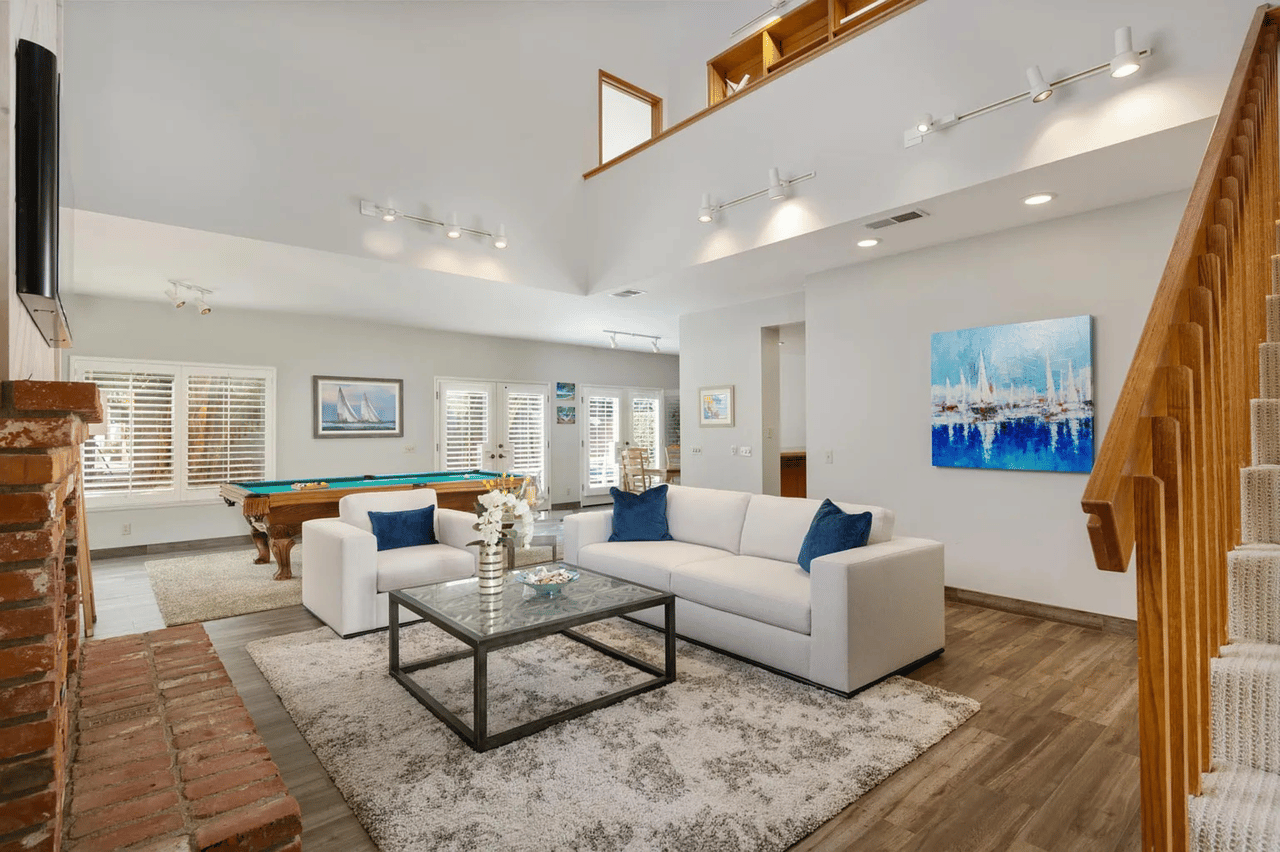1280 Devon Lane