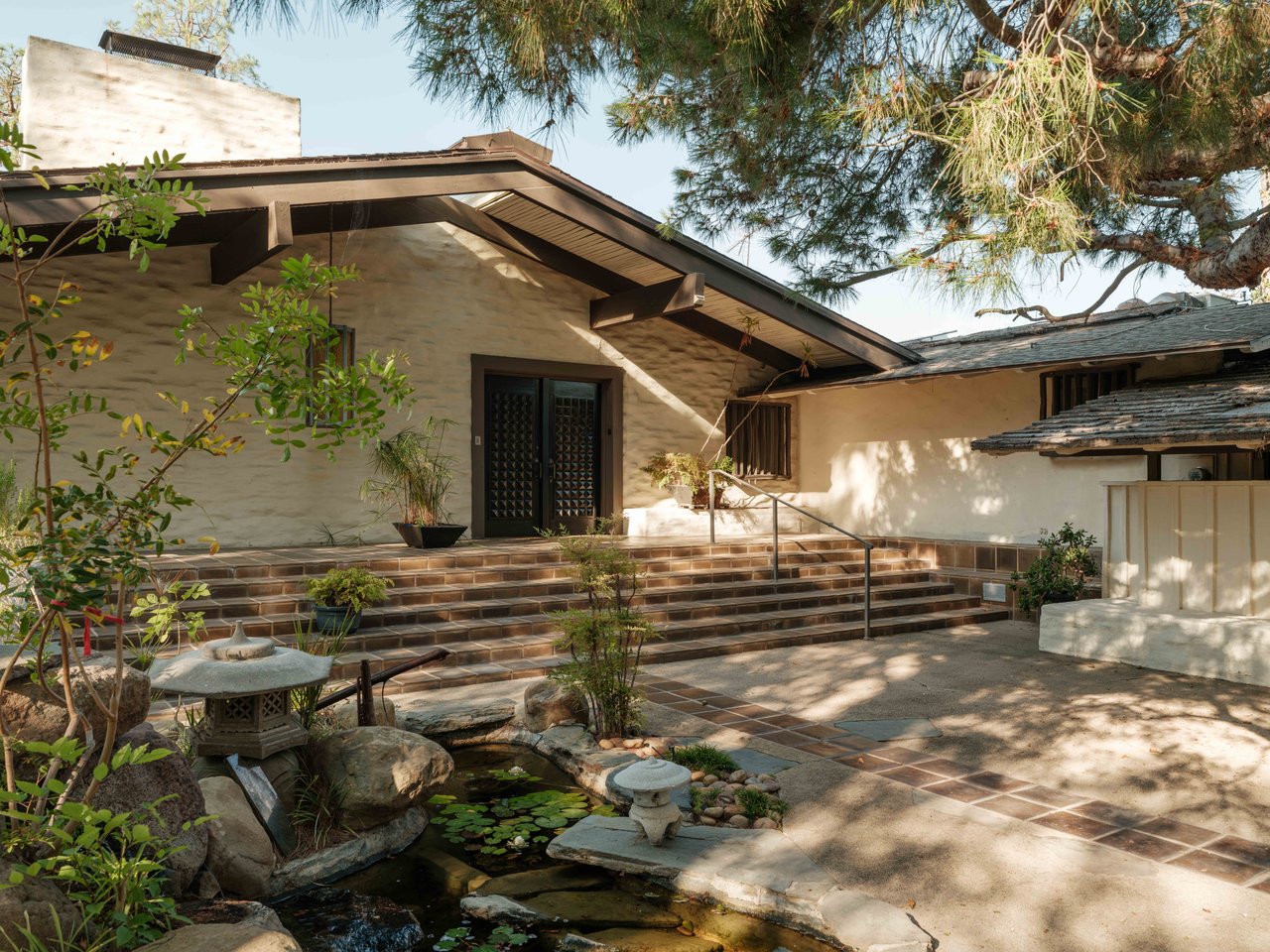 667 Ledo Way