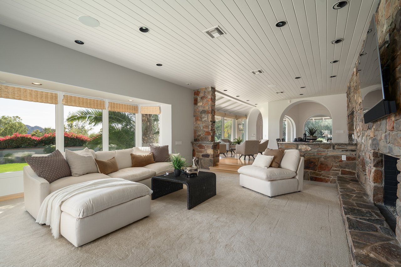 7224 N LAKESIDE Lane