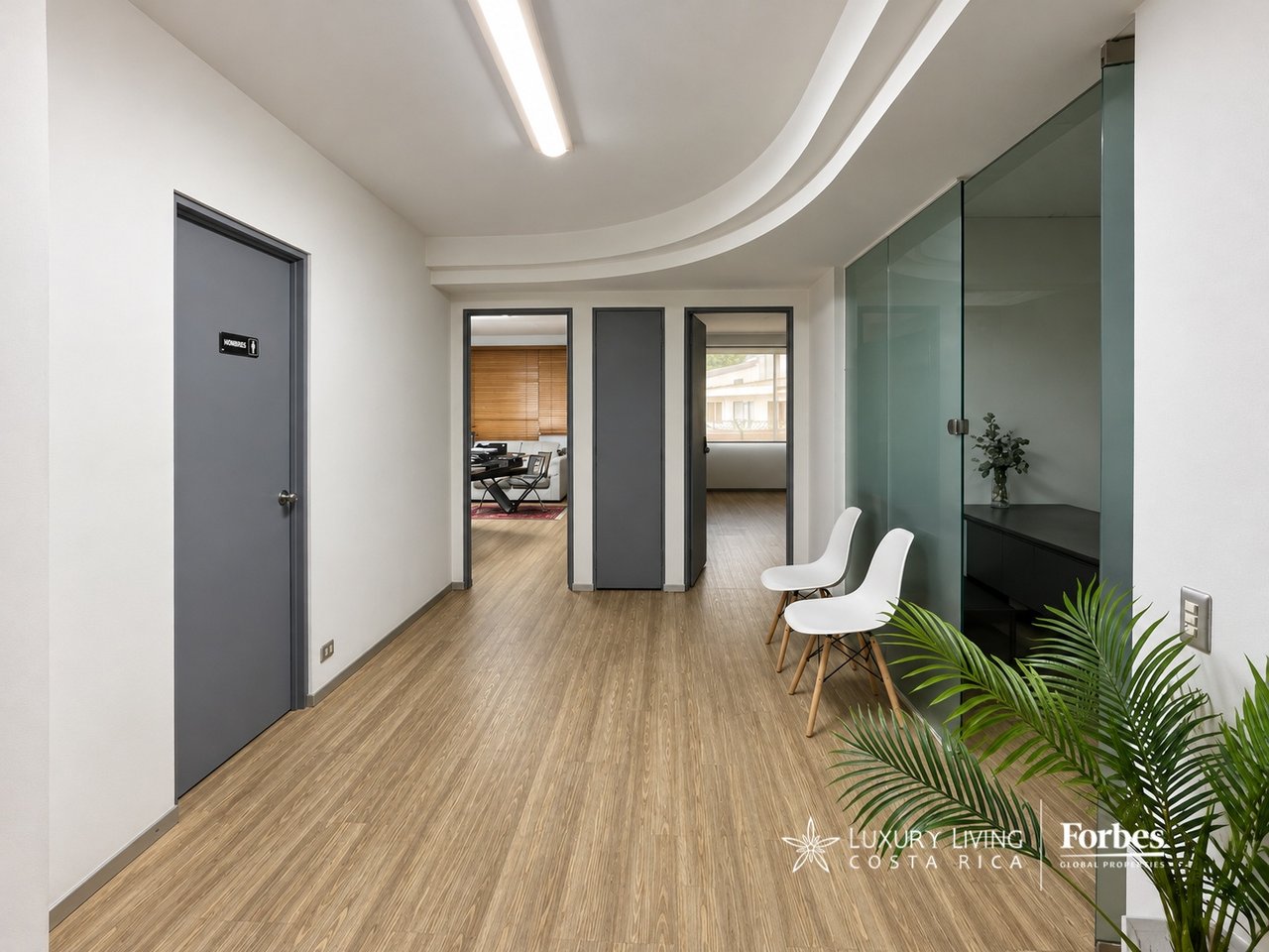 21574 - Sale of a building with an excellent location in Barrio Dent