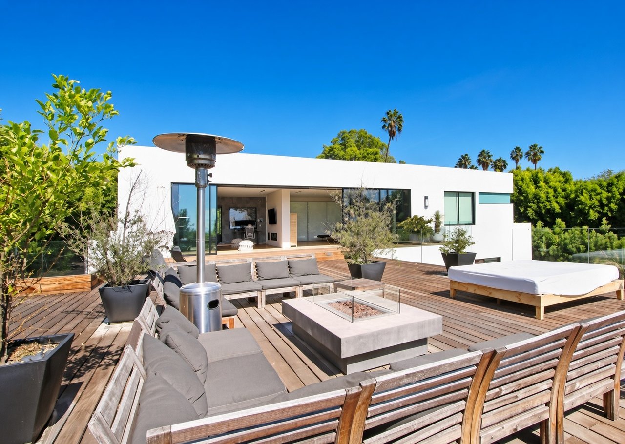 9570 Sunset Blvd