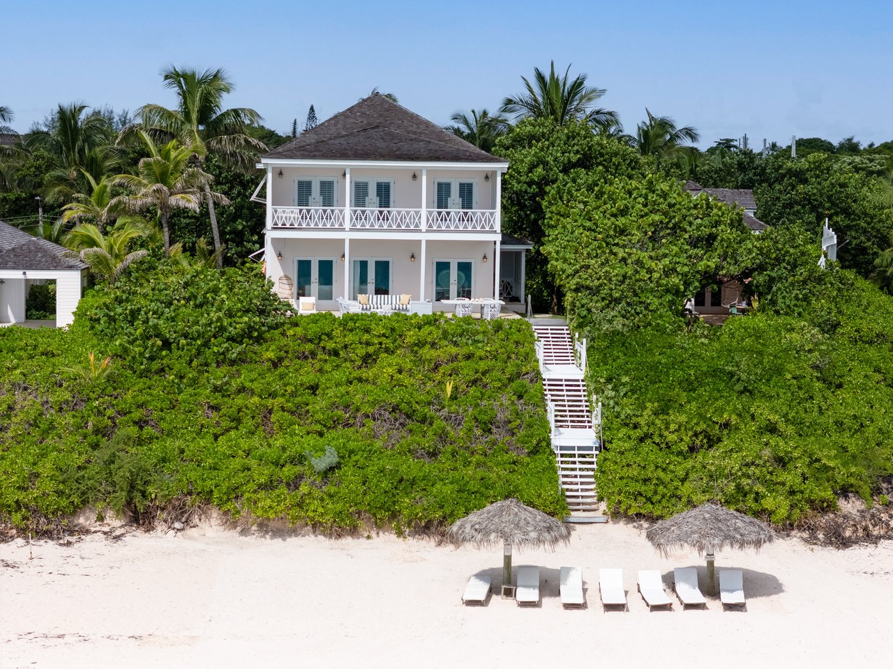 Sea Siren, An Oceanfront Retreat in Harbour Island