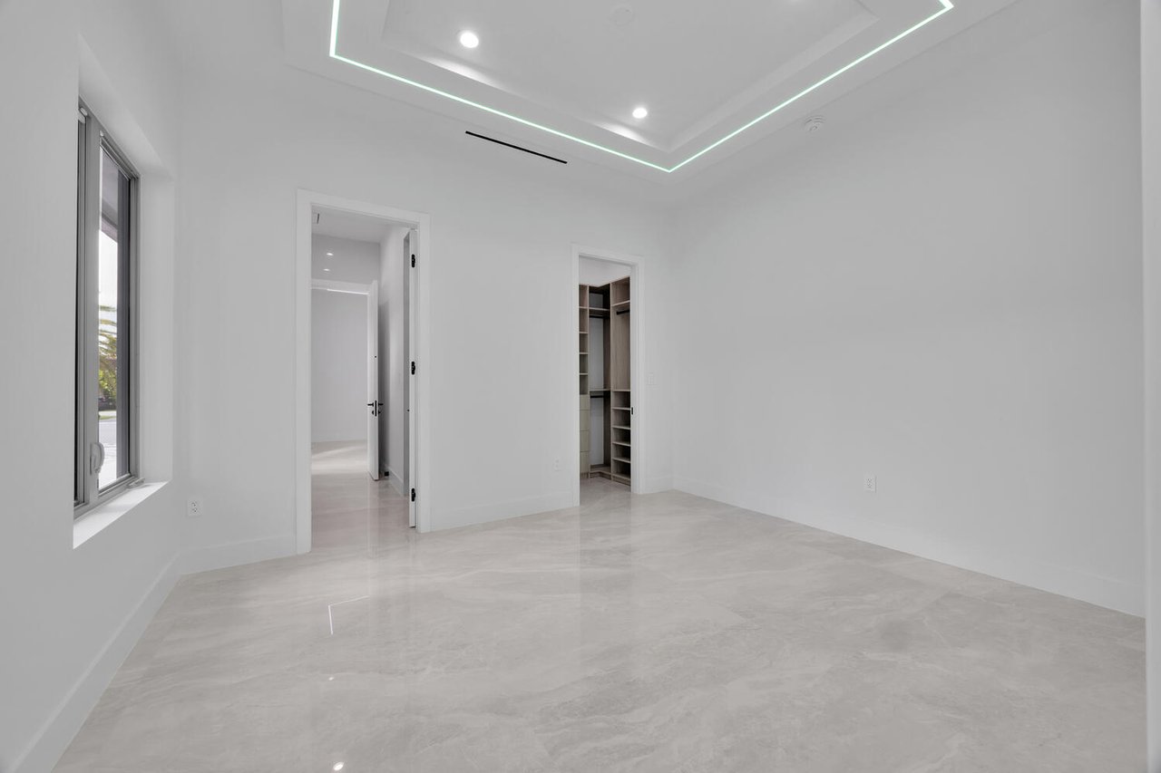 Your Private Resort - Everyday Of The Week