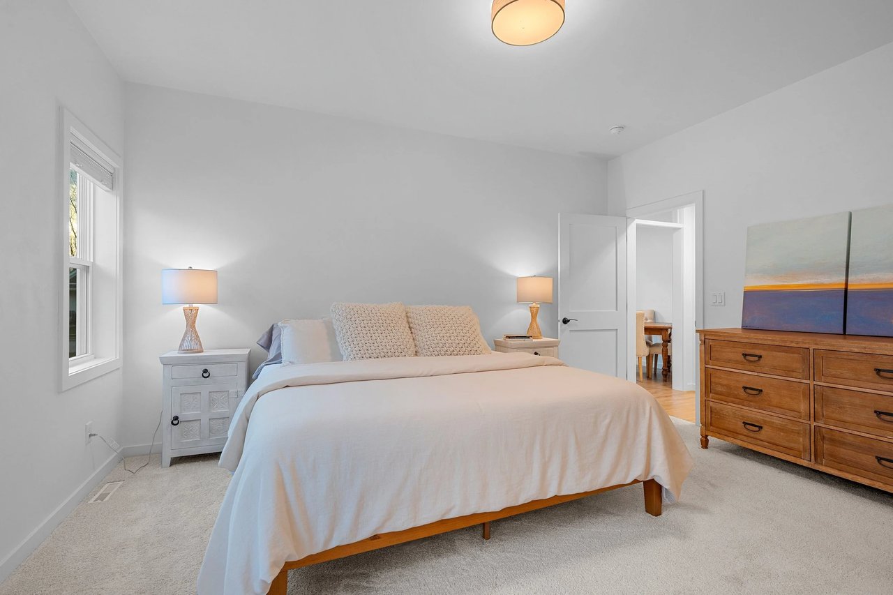 Ellis Hills - Howard Condo