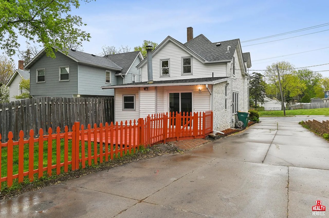 825 Allen Ave