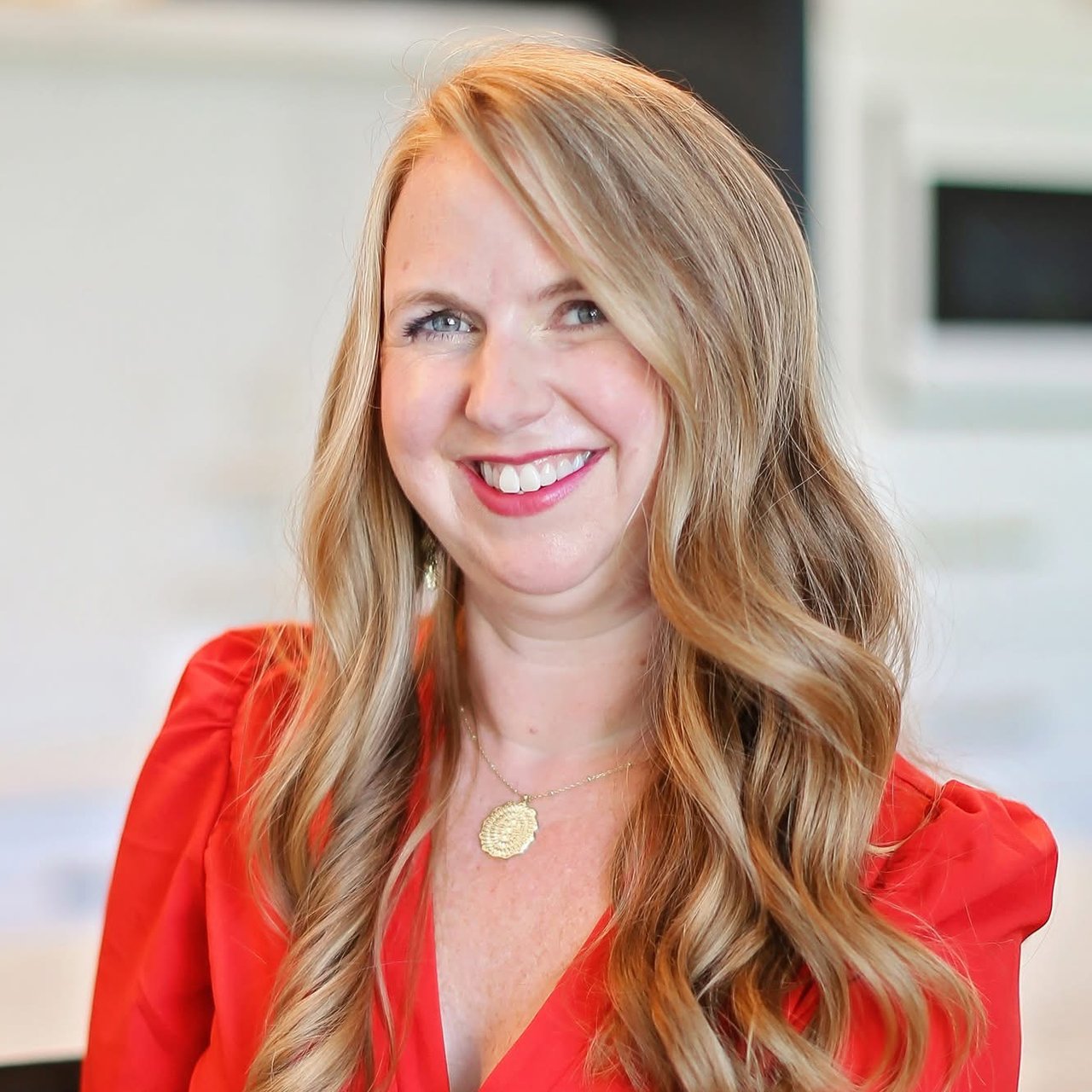 Jennifer Liwanag Ashburn, VA Real Estate Agent Headshot
