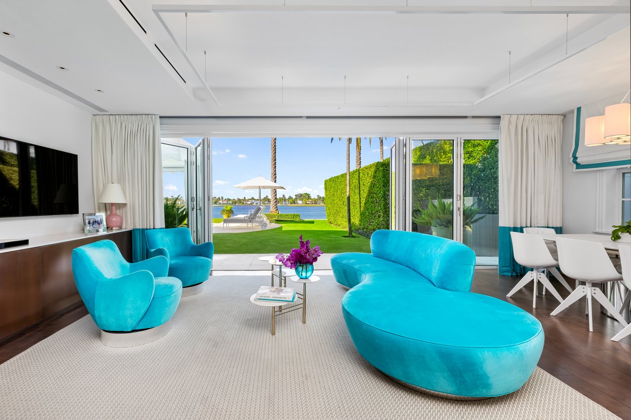 Georgian Waterfront Mansion on Everglades Island