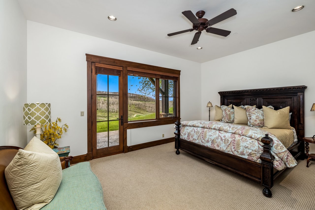 1092 The Summit Trail