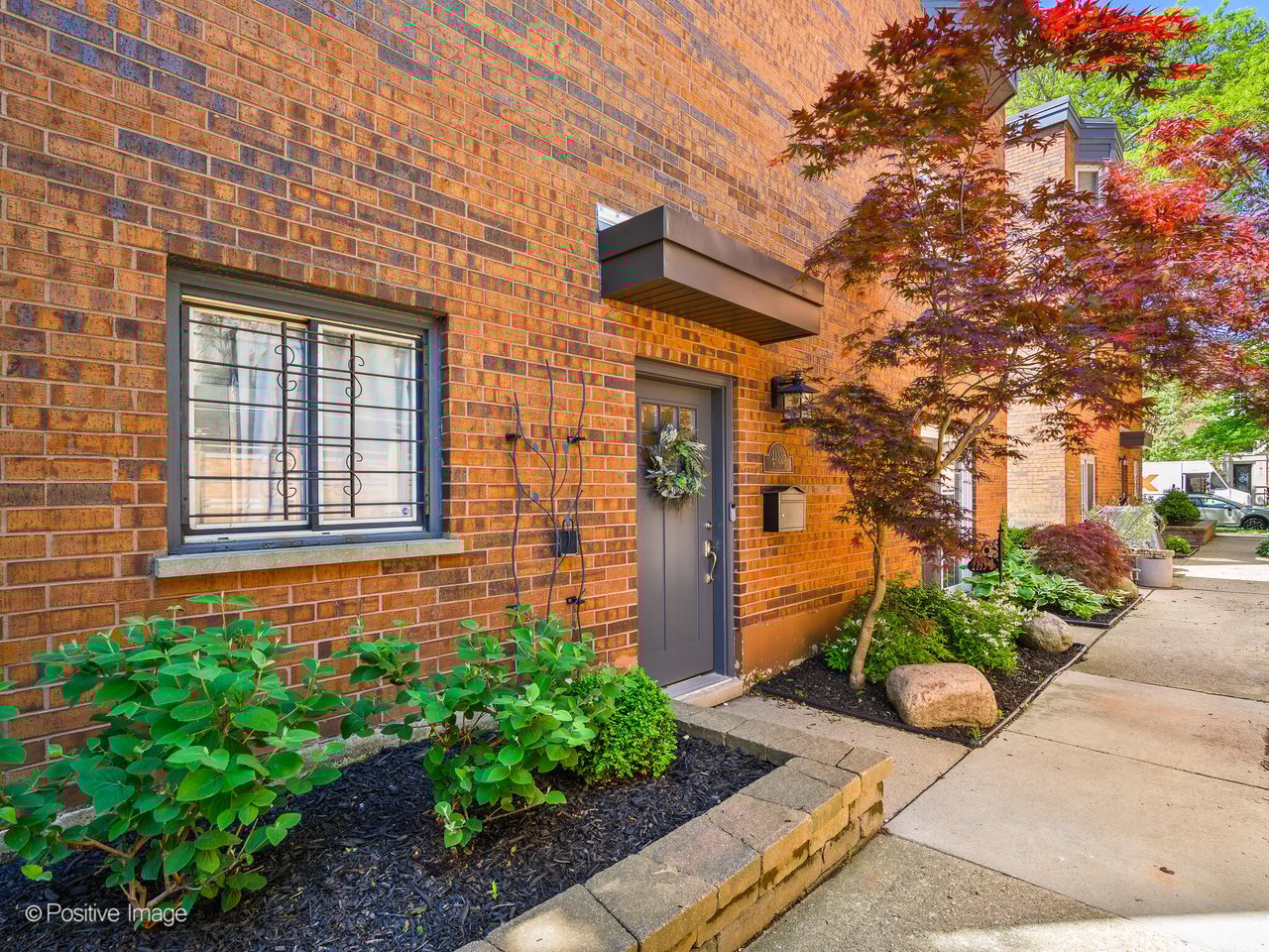 2133 N Magnolia Unit B