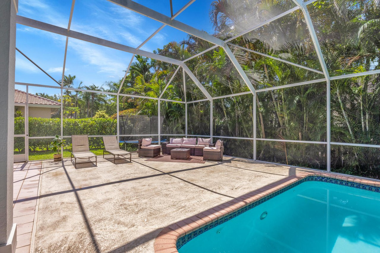 Palmetto Bay Perfection: Spacious, Serene, Stunning