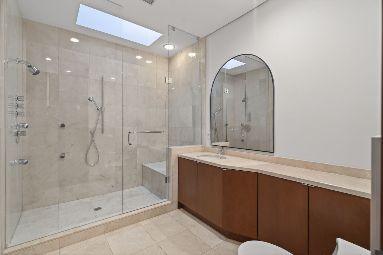 Sophisticated & Architecturally Bold