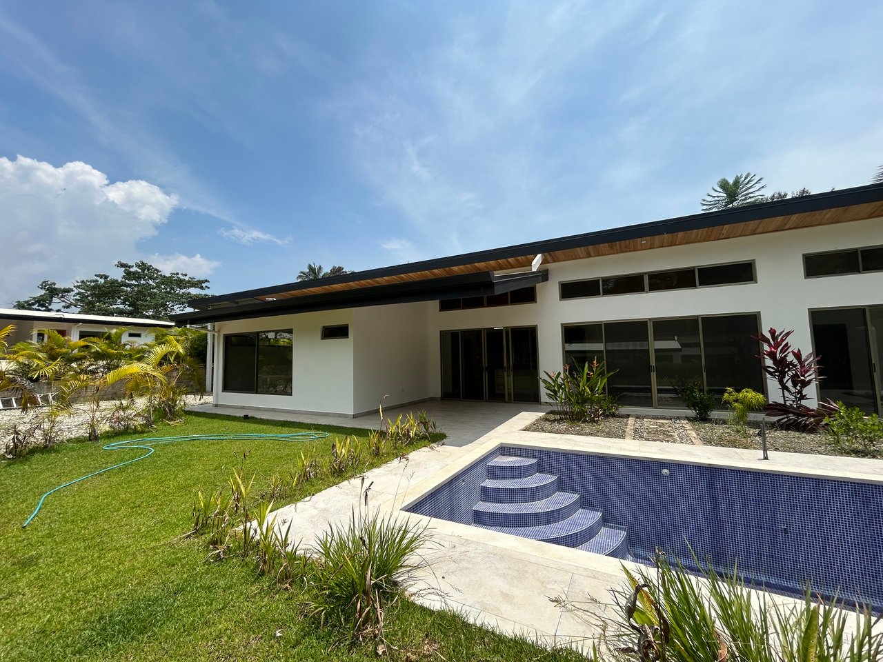 Modern Homes for Sale in Ojochal – El Tucán Paradise | Gated Community Costa Rica