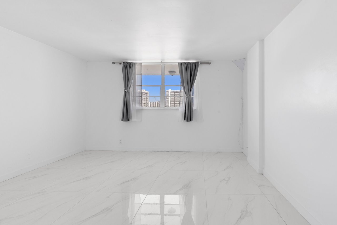 3545 NE 166th St #1004 North Miami Beach