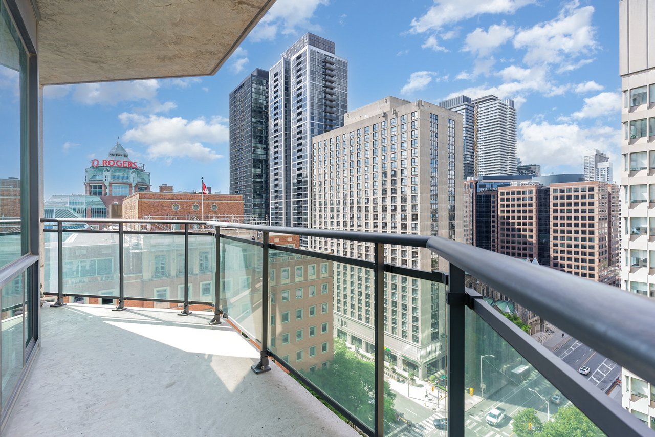 300 Bloor Street East, Suite 2107