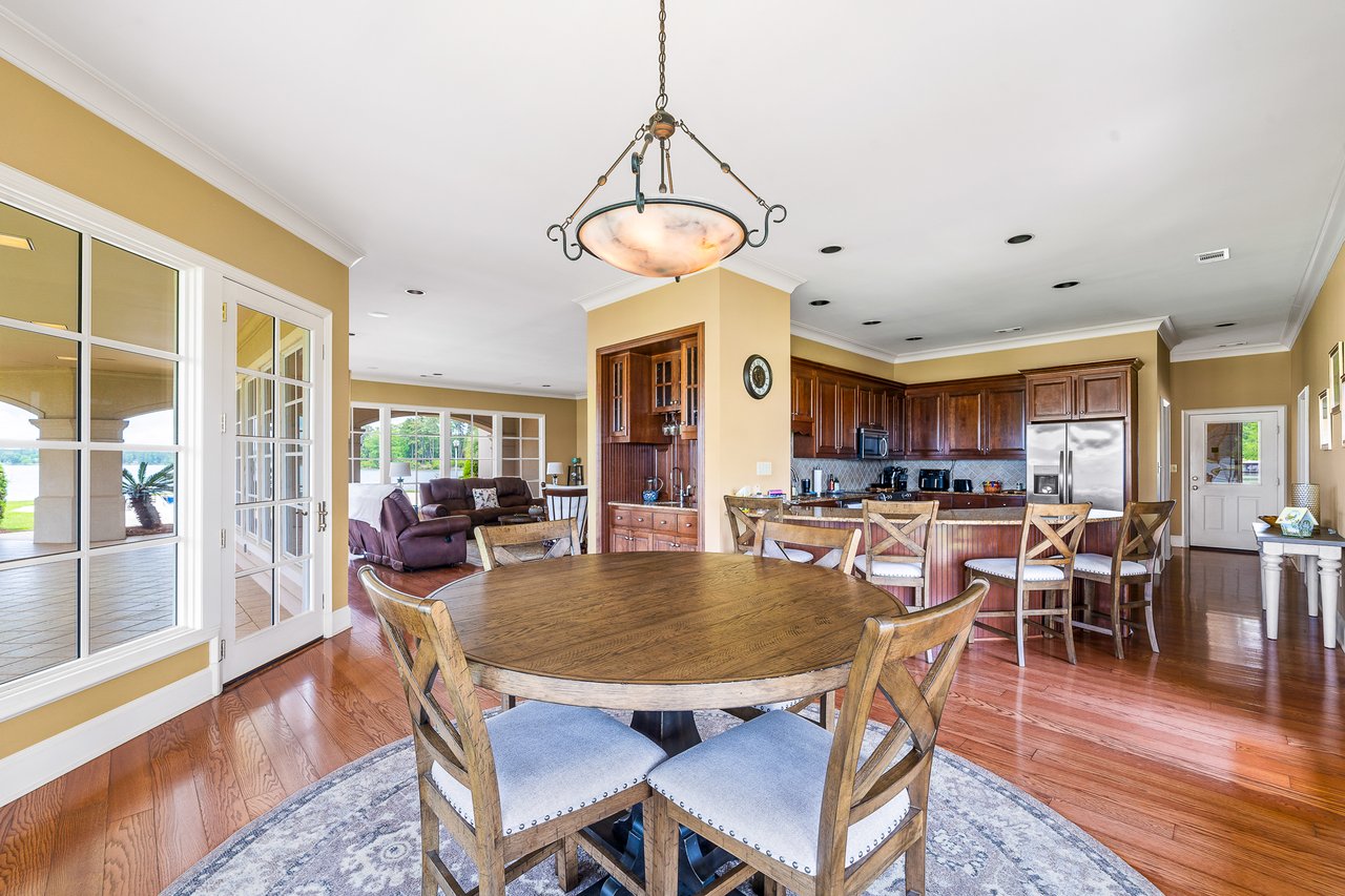 745 S Chickasaw Trail
